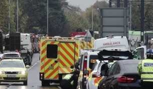 Трамвай затисна двама и рани 50 в Лондон