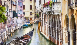 Обезлюдява един от най-романтичните градове в света