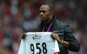 Болт сменя професията - пробва се като футболист