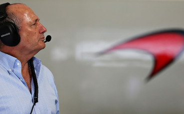 Рон Денис принуден да напусне Макларън