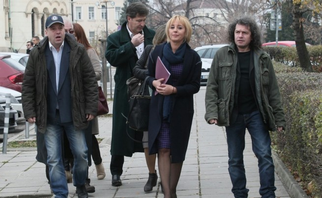 Мая Манолова написа законопроект по референдума на Слави