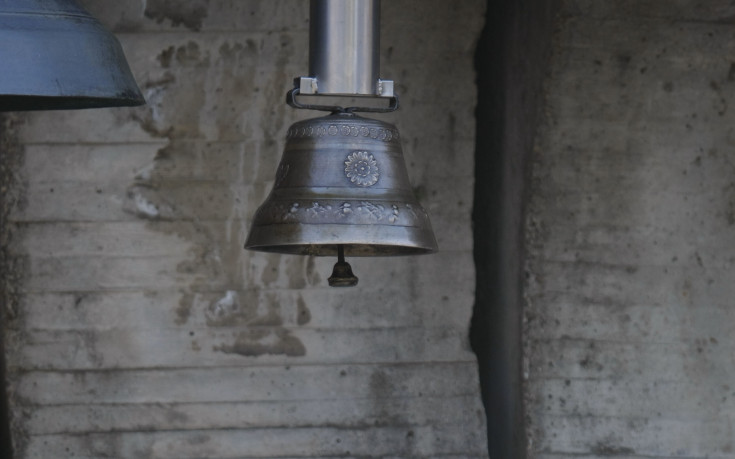 Хубчев присъства на поставяне на камбана