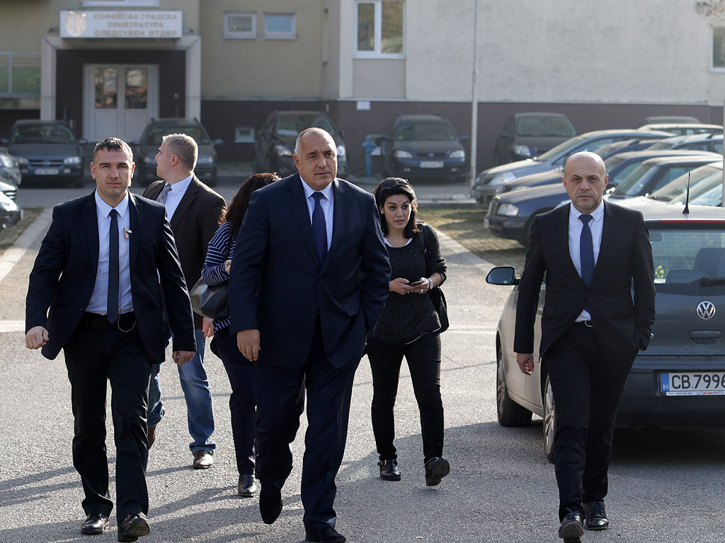 Министри и премиерът в оставка Бойко Борисов се явиха в следствието