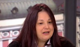 Активистка: Плащат на имигрантите да дойдат