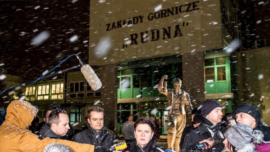 Осем са загиналите миньори в мина "Рудна" в Полша