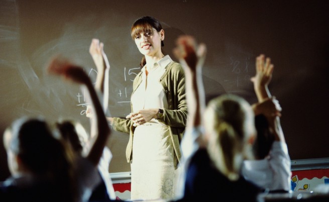 Официално: Увеличиха учителските заплати с 15%