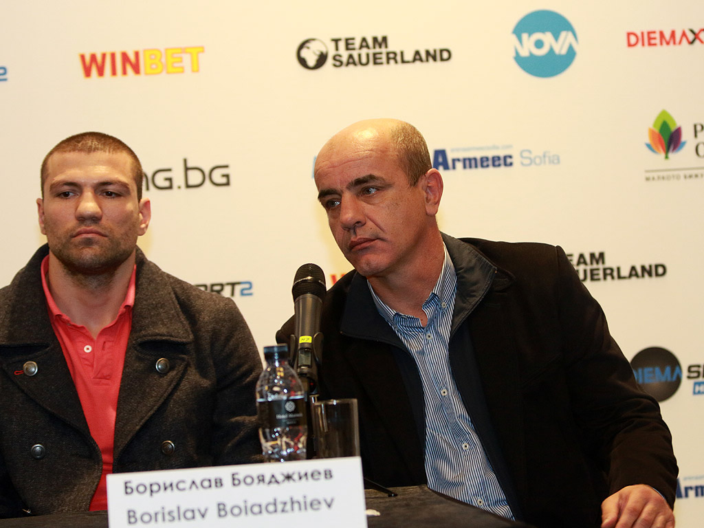 Кубрат Пулев и Самюел Питър на официална пресконференция преди двубоя им на 3 декември в София