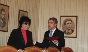 Нинова: Предсрочни избори и каквото народът реши