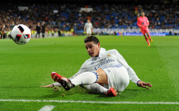 Юнайтед купува Хамес след сезона, ясно е и за колко пари