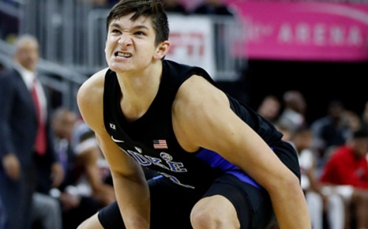 Колежанин ритна съперник и бесня на пейката