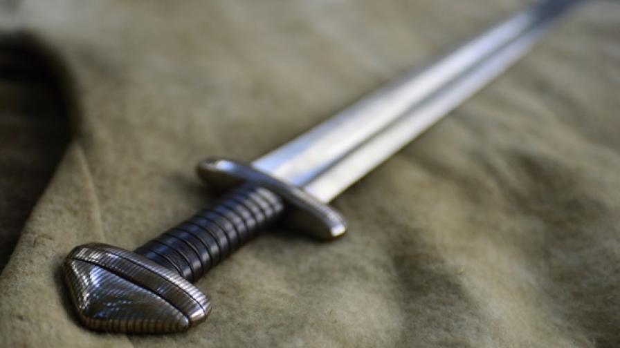 Археолози откриха меч на 2300 години
