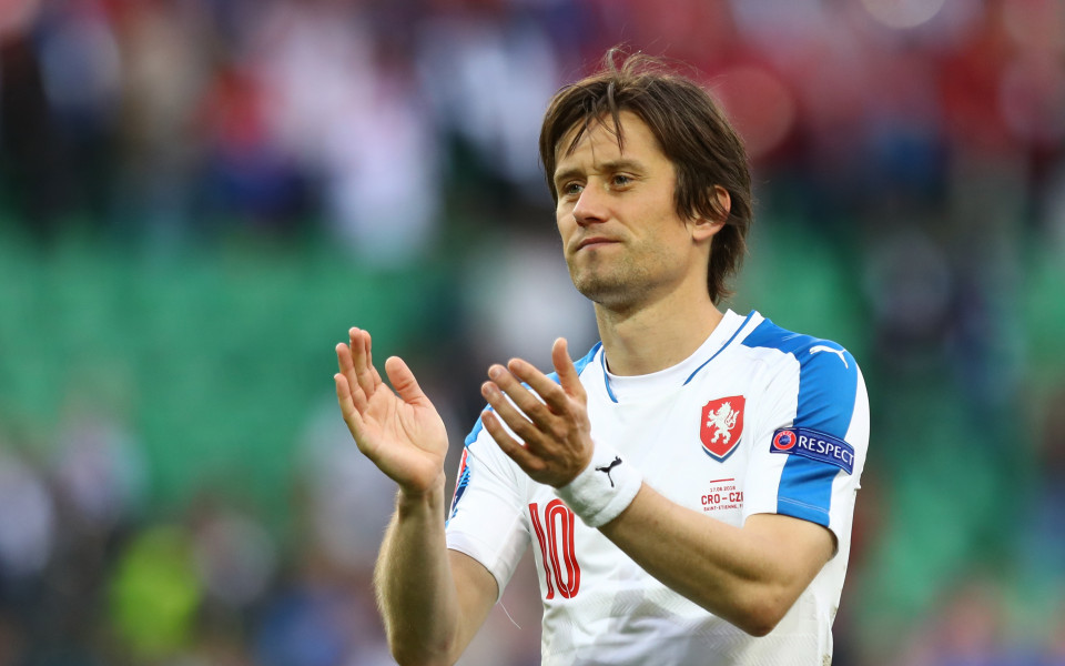 Росицки иска отново да заиграе за Чехия