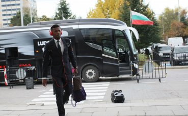 Лацио тръгва с нови надежди за Кафу