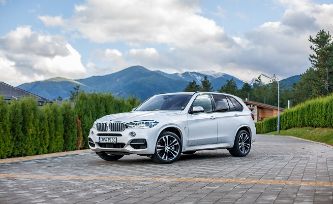 Три турбини? Да, с толкова разполага звярът BMW X5 M50d (тест-драйв)