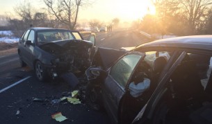 Тежка катастрофа тази сутрин прати трима души в болница