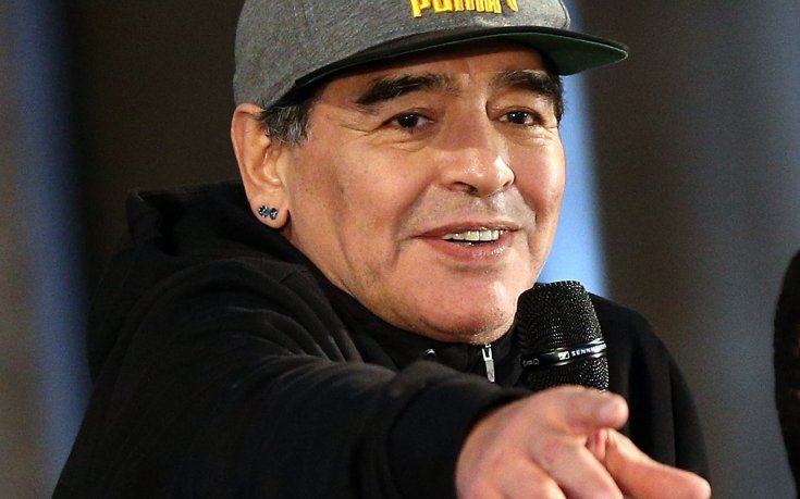 След дълги години в опозиция, Марадона ще работи с ФИФА