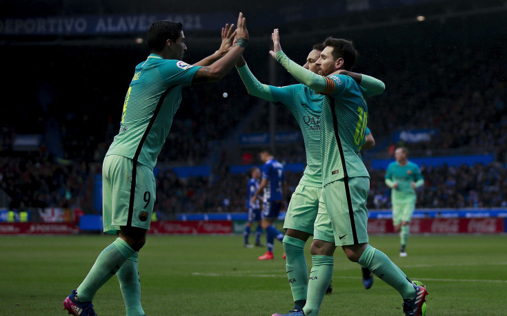 Барса има право да вземе играч на мястото на Видал