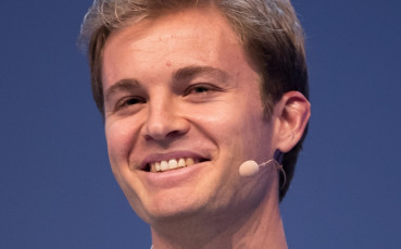 Розберг: Би било логично Фетел да е сред опциите за Мерцедес