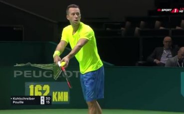 Първи поставен отпадна в Ротердам