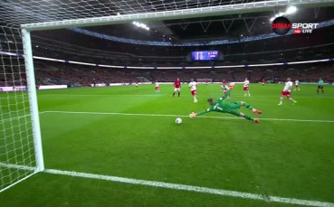 Лингард увеличи преднината на Юнайтед във финала