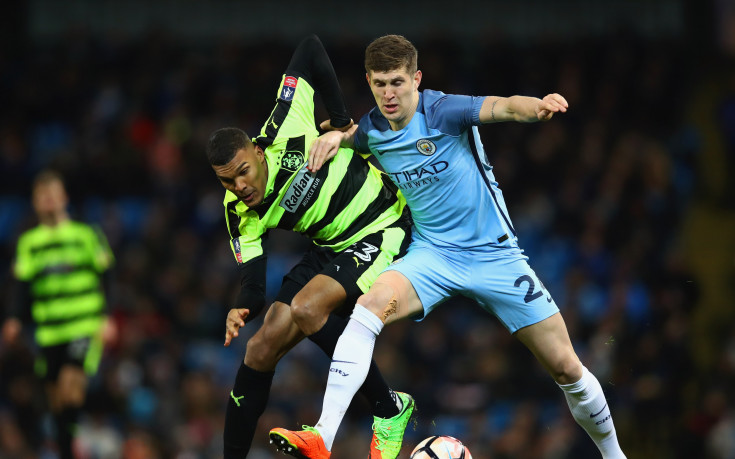 Сити превъзмогна ранен шок и смаза Хъдърсфийлд за ФА Къп