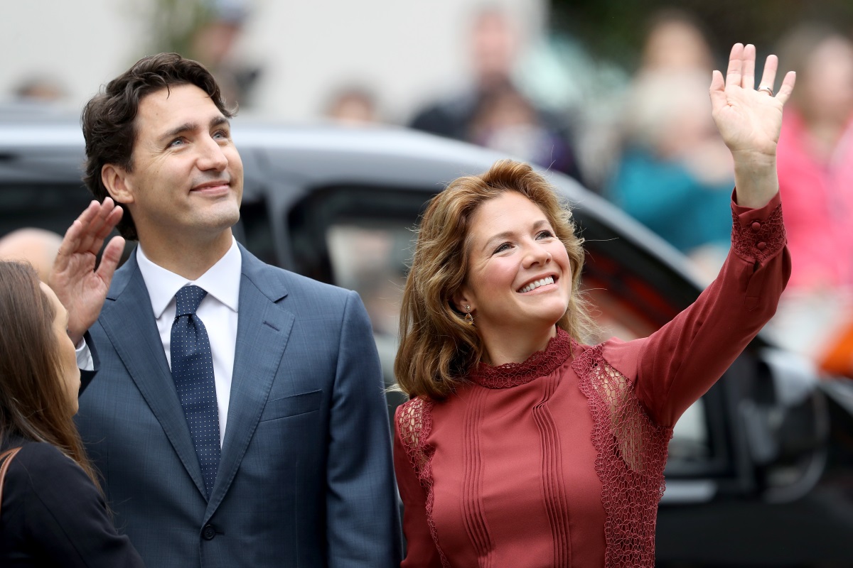 Джъстин Трюдо е 23-ият министър-председател на Канада. Той зае поста си през ноември 2015 г. В миналото за известно време Трюдо е работил като учител. След смъртта на баща си - Пиер Елиът Трюдо, 15-ят премиер-министър на Канада, Джъстин Трюдо започва активно да се занимава с политика. През 2005 г. сключва брак с Софи Грегори, от която има три деца.