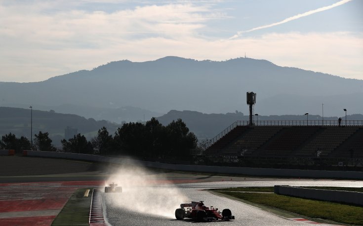 На мокро Райконен няма стигане, Мерцедес на дъното