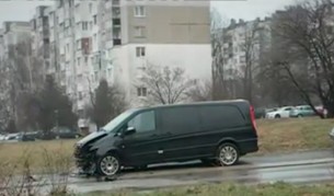 Взривиха бус в столичния квартал "Младост 4"