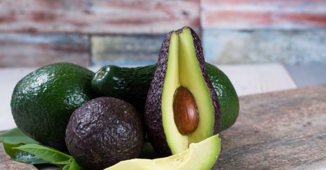 Авокадо в салата авокадо за закуска авокадо като предястие През