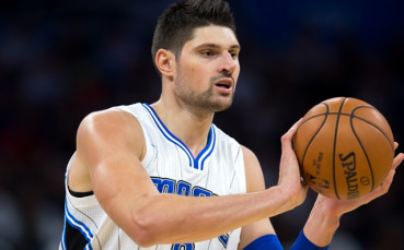 НБА играч на гости на Джокович в Индиън Уелс