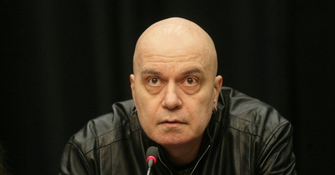 Шоуменът Слави Трифонов се възмути от инициативата на БСП да