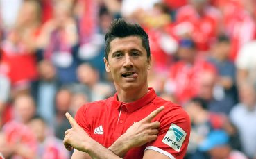 Шоу на Левандовски и Байерн в баварското дерби