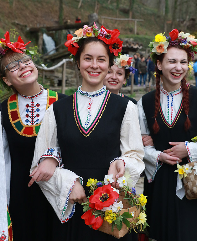 Ой, Лазаре, Лазаре, добре си ми дошъл Лазаре - Лазарки в ЕМО Етър