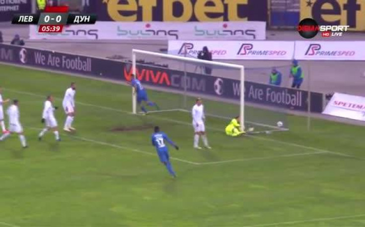 Будинов вкара, но в грешната врата - 1:0 за Левски