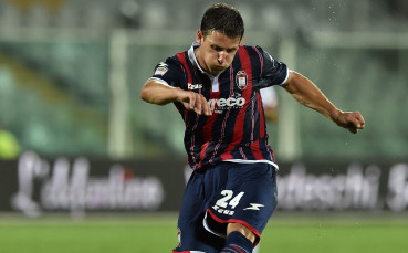 Тонев се разписа два пъти при победа на Кротоне в контрола