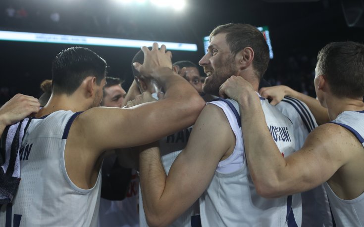 Реал се затрудни срещу Валенсия, но направи крачка към титлата