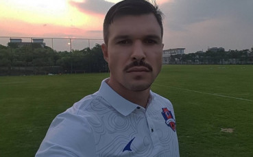 Божинов почна нова мода, показа мустак