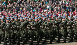 <p>Без парад за 6 май</p>