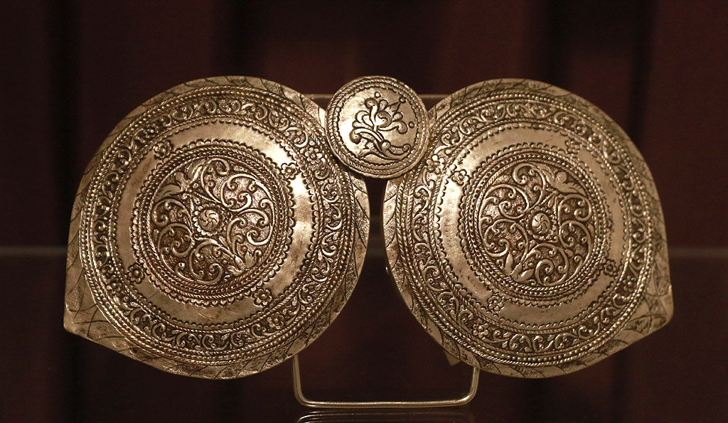 Красотата на накитите и българските народни носии в Етнографски музей София