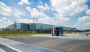 Чудовището от цинк и стъкло в сърцето на Европа