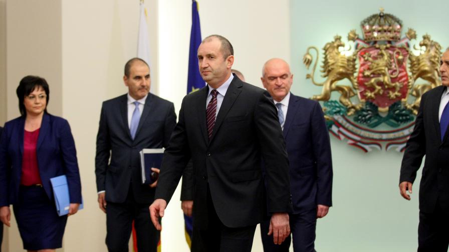 Президентът Румен Радев по време на първия свикан от него Консултативен съвет по национална сигурност