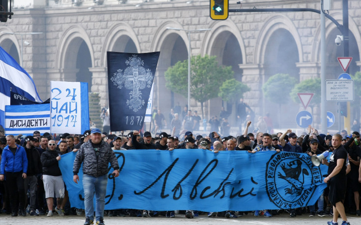 За киселото мляко и футбола