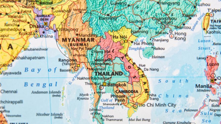 Военен самолет със 122 души на борда се разби в Мианмар
