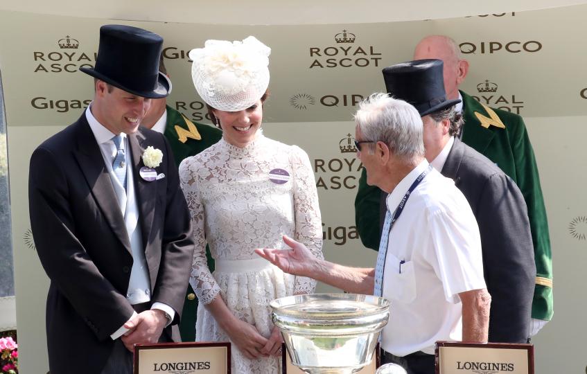 Очарователният юнски тоалет на Кейт Мидълтън - снимка 32