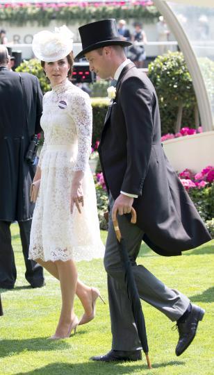 Очарователният юнски тоалет на Кейт Мидълтън - снимка 22