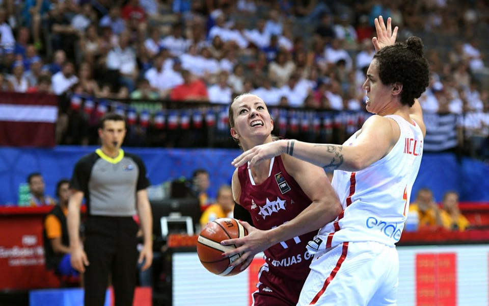 Българин ще свири полуфинала на Евробаскет за жени