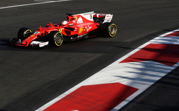 Слух: ФИА реже главата на Фетел за изцепката в Баку