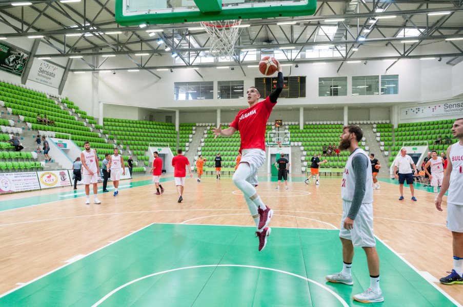 България Холандия баскетболна среща1