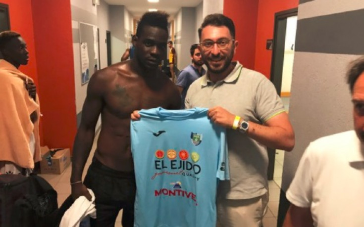 Представиха Балотели за ново попълнение в третодивизионен тим