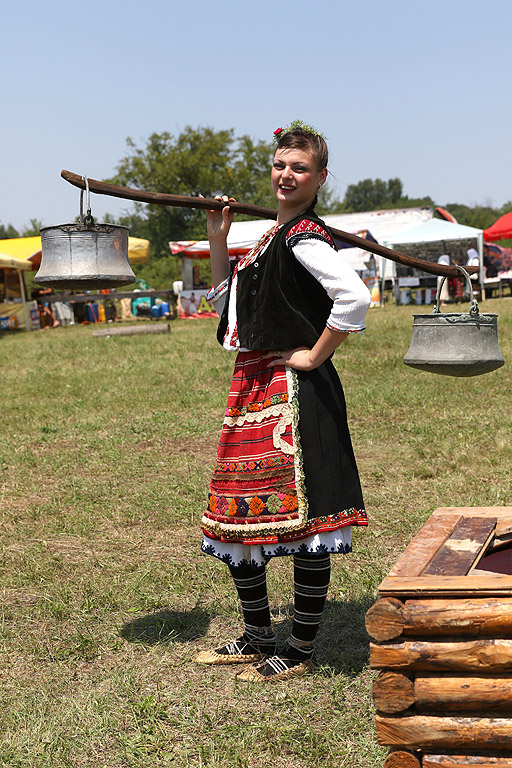 Национален фолклорен събор "Болярска среща" ("Лудогорие"), има за цел съхраняване и популяризиране на традициите и културните ценности на различни етнически и етнографски групи, осигуряване на възможности за трансмисия към следващите поколения и популяризиране на България като страна на дълголетна история и богати културни традиции Фестивала се провежда от 21 до 23 юли до село Арбанаси, Велико Търново.